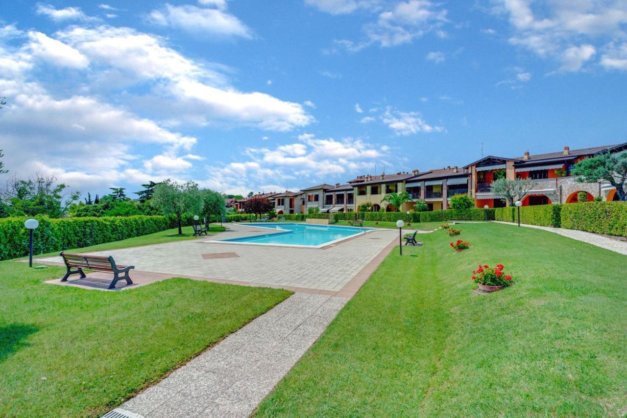 -Piscina E Parcheggio- Casa A Pochi Passi Dal Lago Padenghe sul Garda Exterior photo